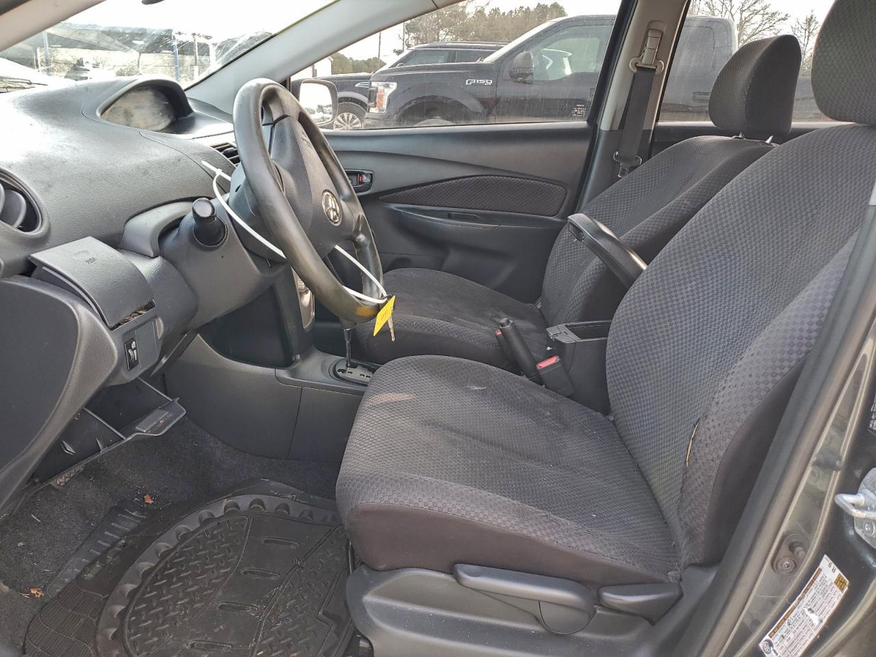 Toyota Yaris Image 5