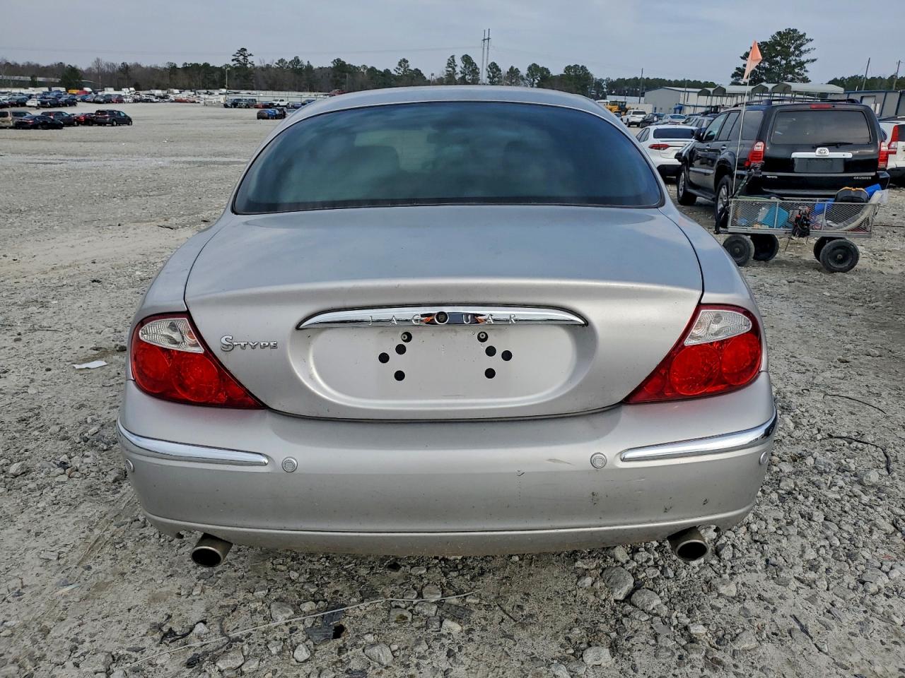 Jaguar S-Type Image 5