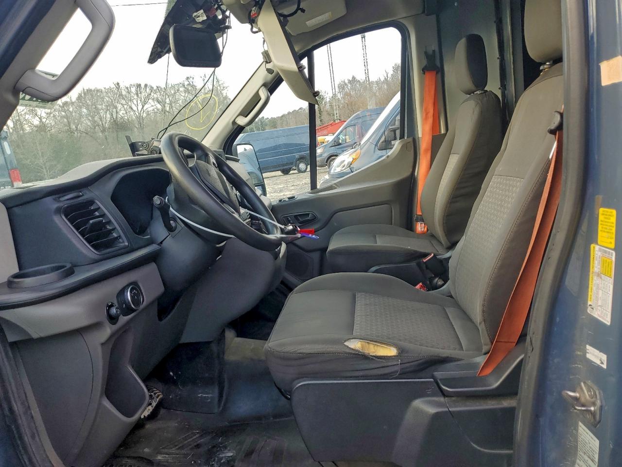 Ford Transit T-250 Image 11