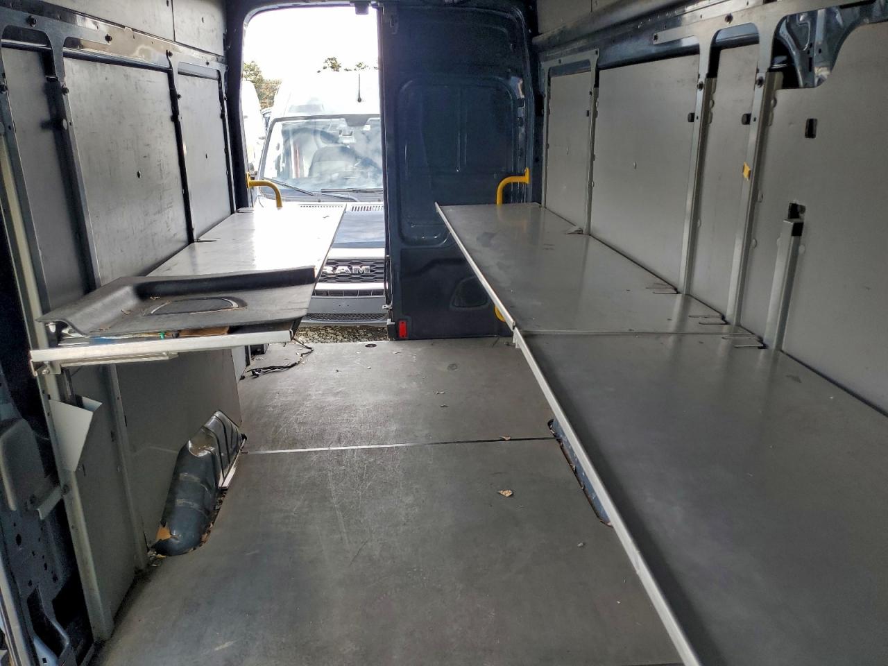 Ford Transit T-250 Image 9