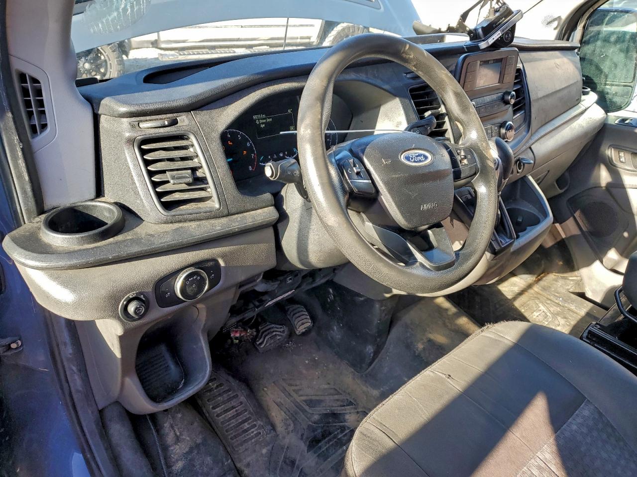 Ford Transit T-250 Image 12