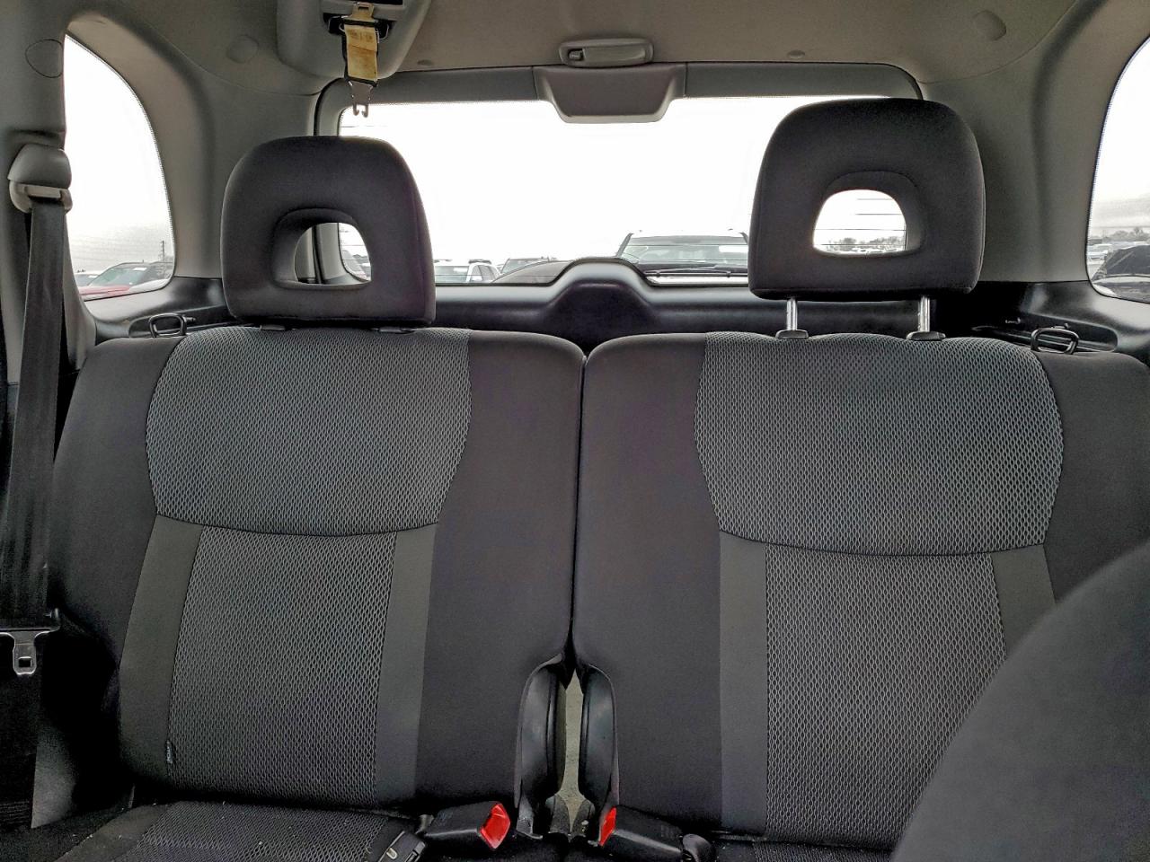 Toyota RAV4 Image 10