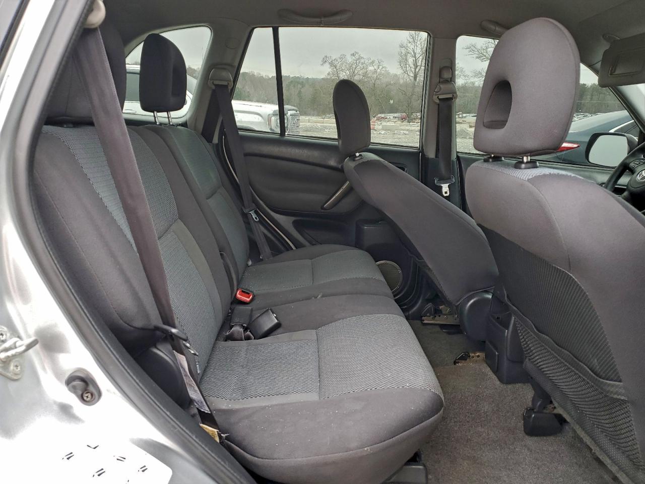 Toyota RAV4 Image 13