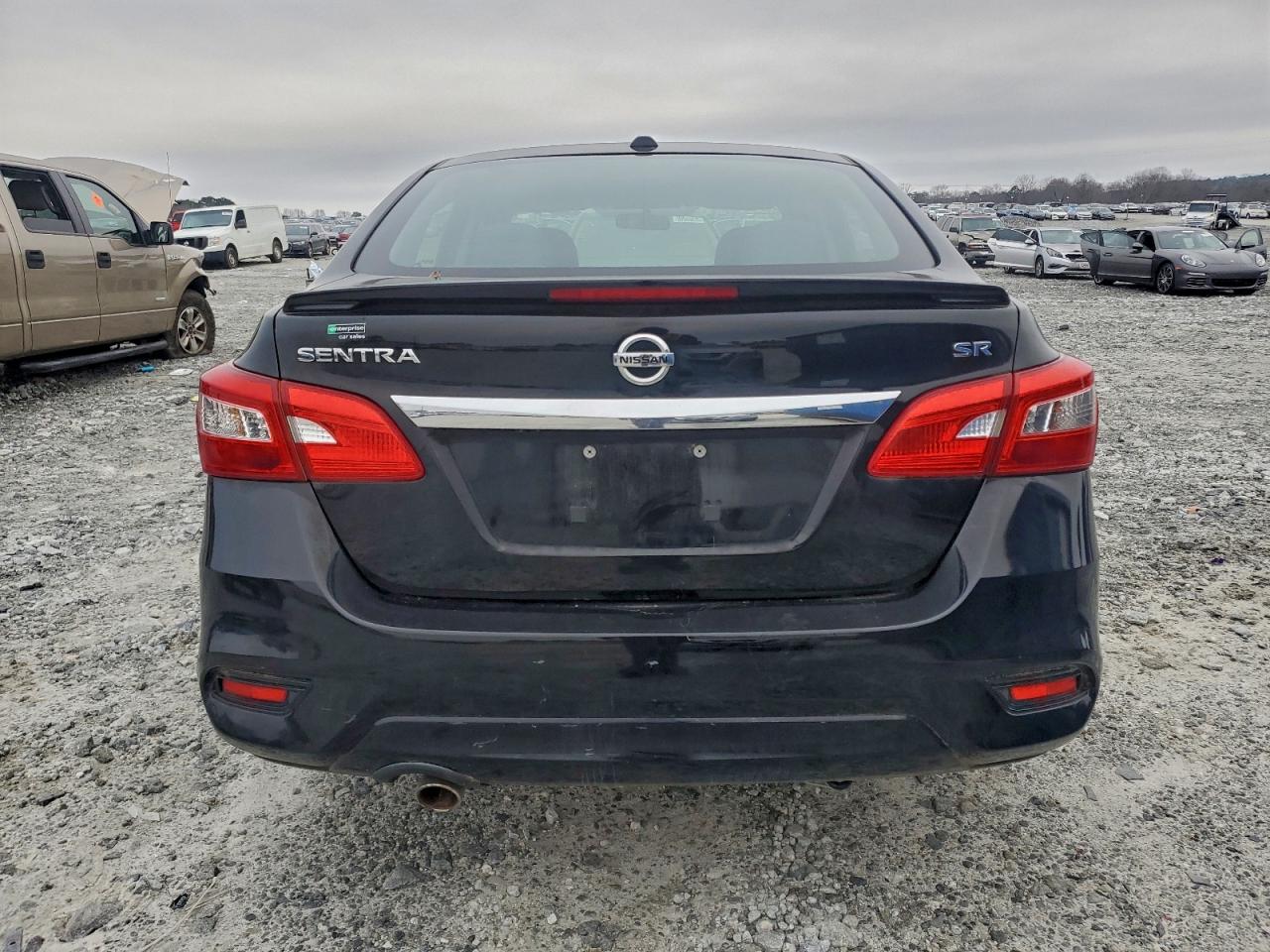 Nissan Sentra S Image 4