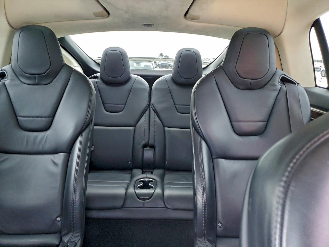 Tesla Model X Image 2