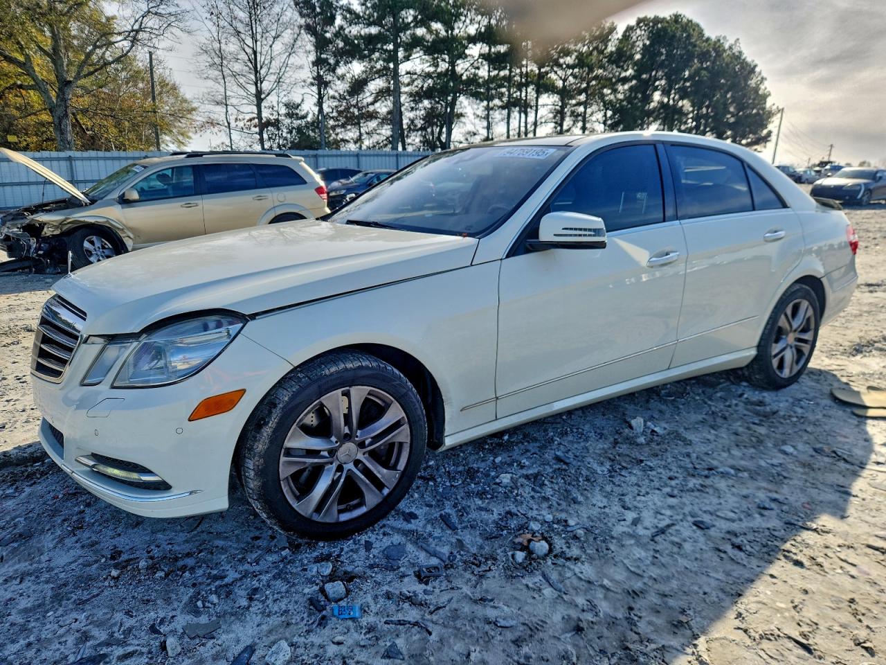 Mercedes-Benz E-Class 550 Image 1