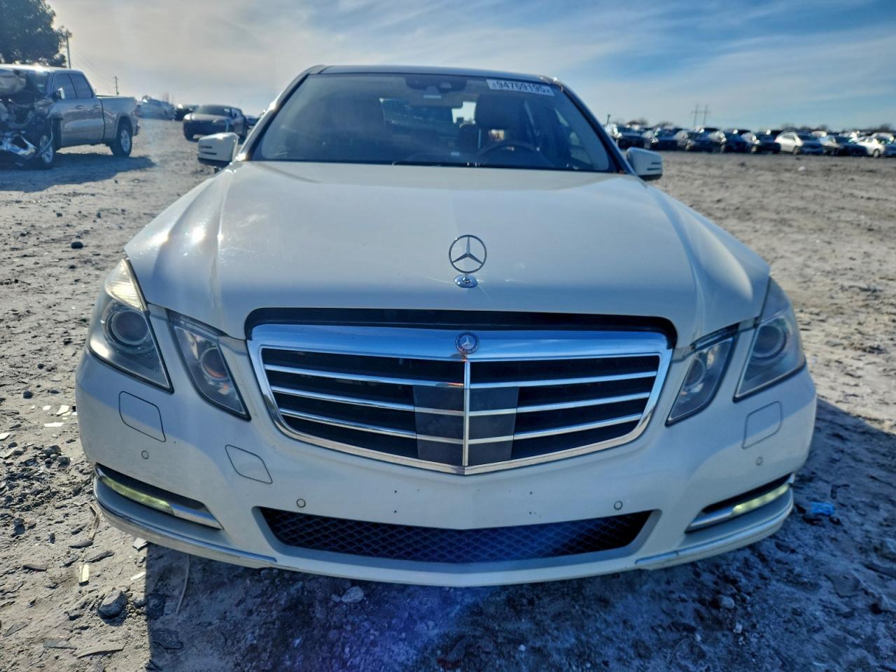 Mercedes-Benz E-Class 550 Image 3