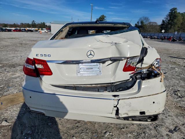 Mercedes-Benz E-Class 550 Image 4