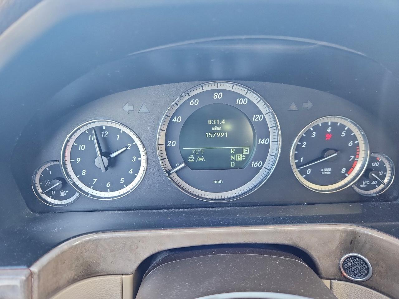 Mercedes-Benz E-Class 550 Image 9