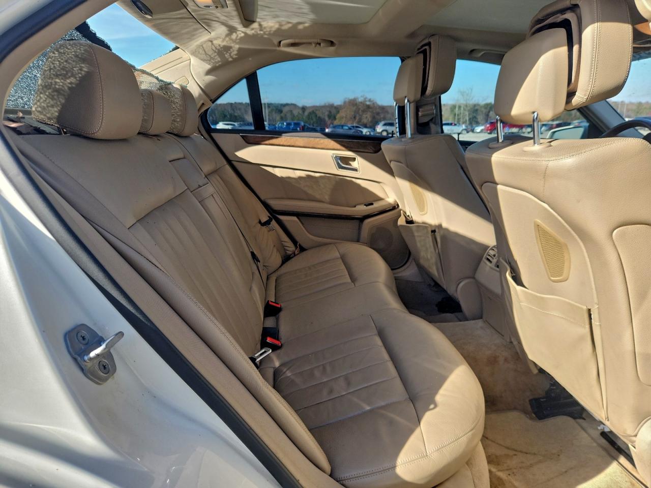 Mercedes-Benz E-Class 550 Image 5