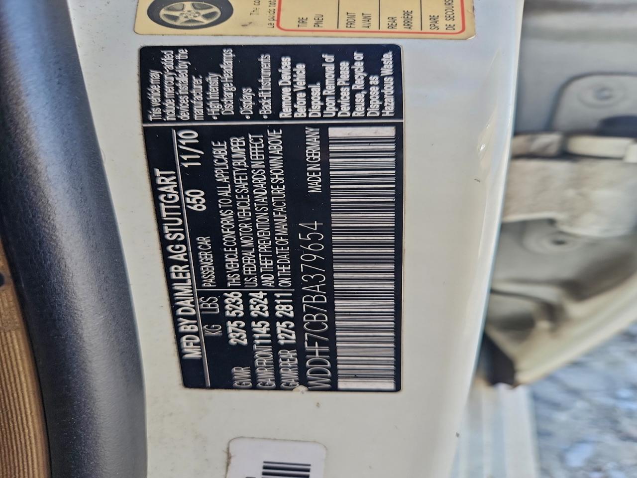 Mercedes-Benz E-Class 550 Image 12