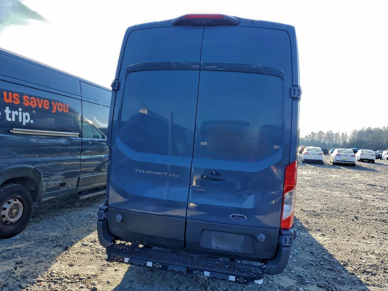 Ford Transit T-250 Image 6