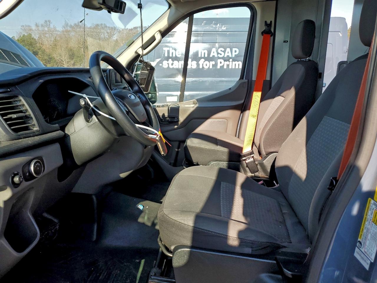 Ford Transit T-250 Image 3