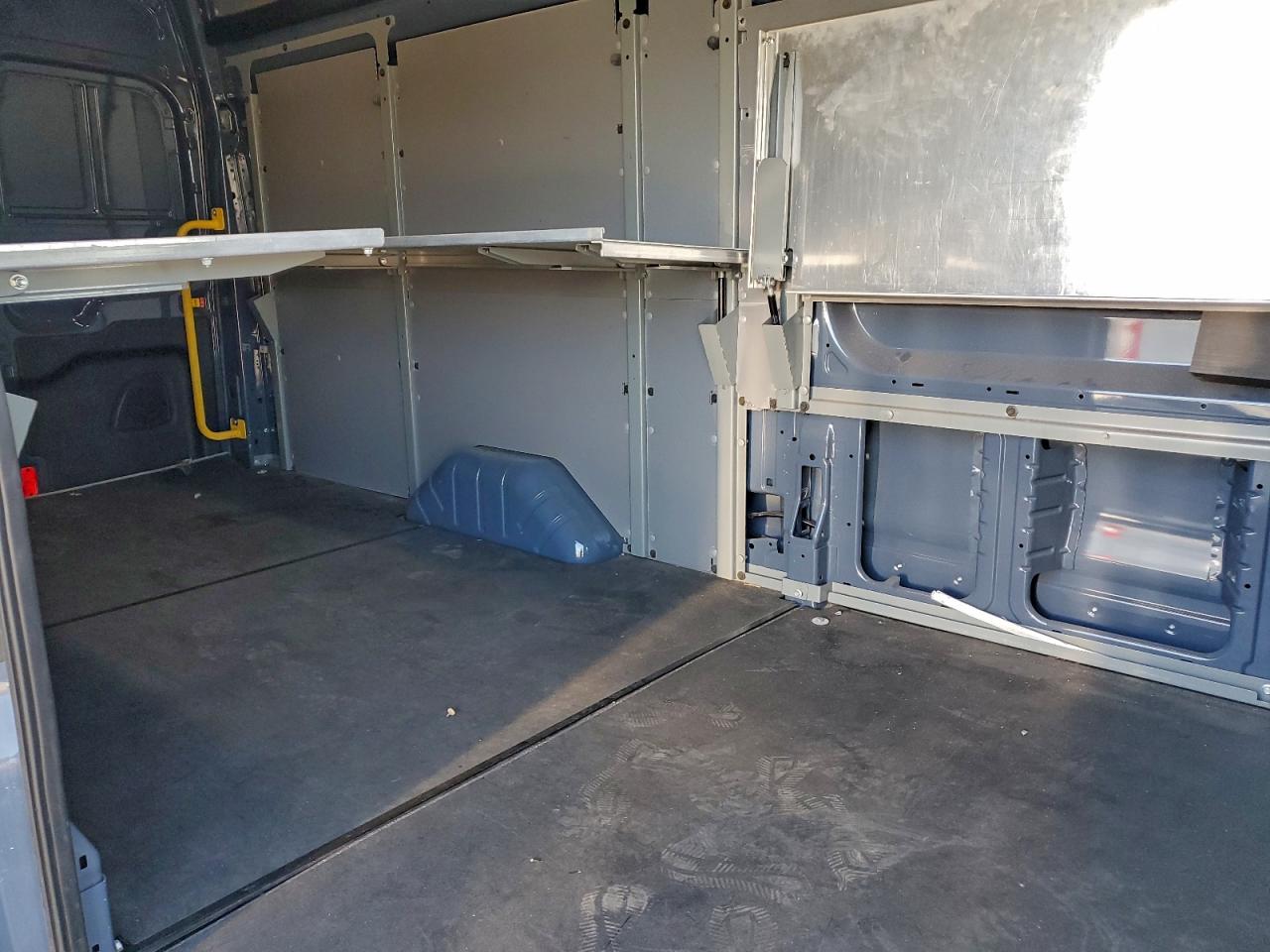 Ford Transit T-250 Image 12