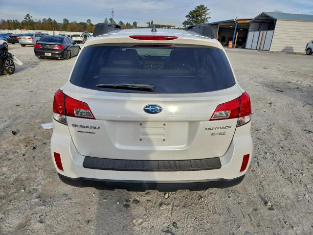 Subaru Outback 2.5i Premium Image 10