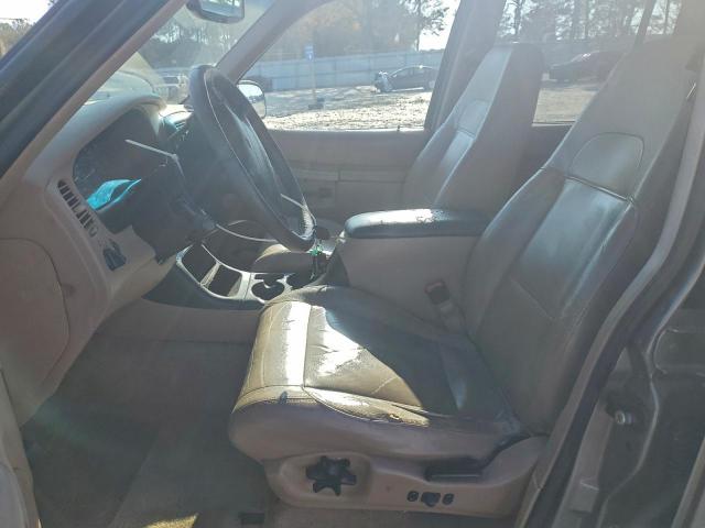 Ford Explorer Xlt Image 10