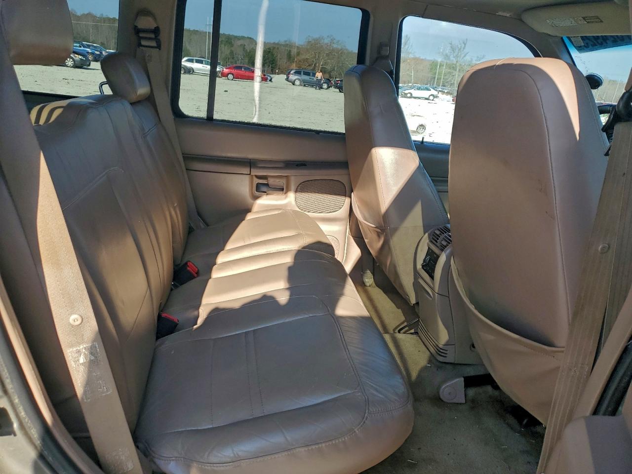 Ford Explorer Xlt Image 12