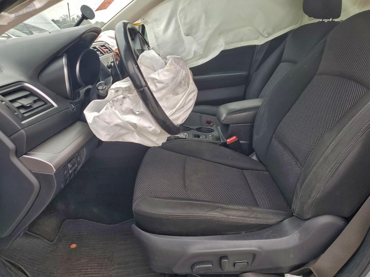 Subaru Outback 2.5i Premium Image 13