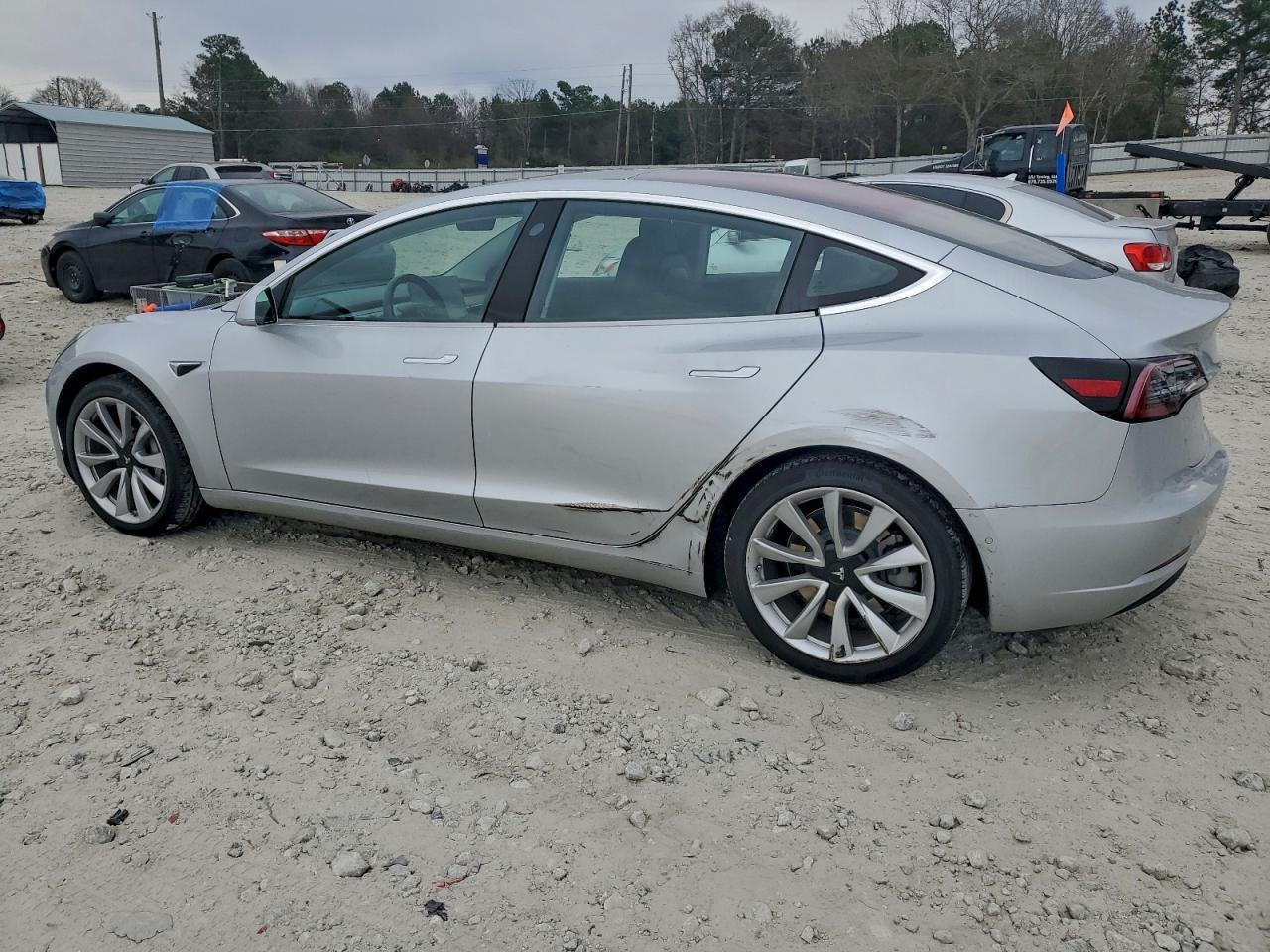 Tesla Model 3 Image 8
