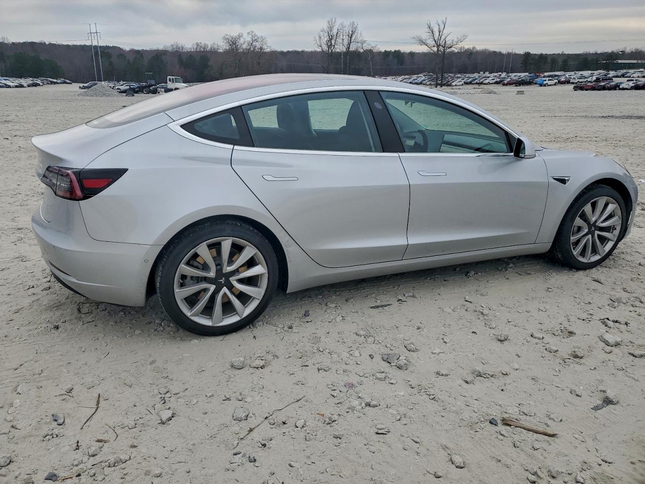Tesla Model 3 Image 10