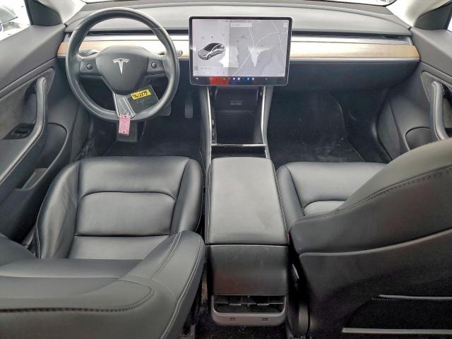 Tesla Model 3 Image 7