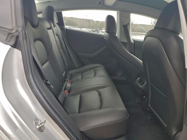 Tesla Model 3 Image 3