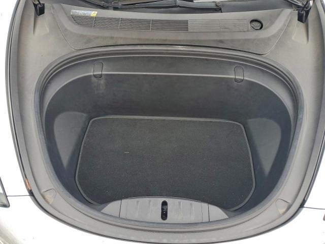 Tesla Model 3 Image 12