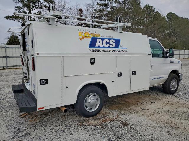 Ford Econoline E350 Super Duty Cutaway Van Image 11