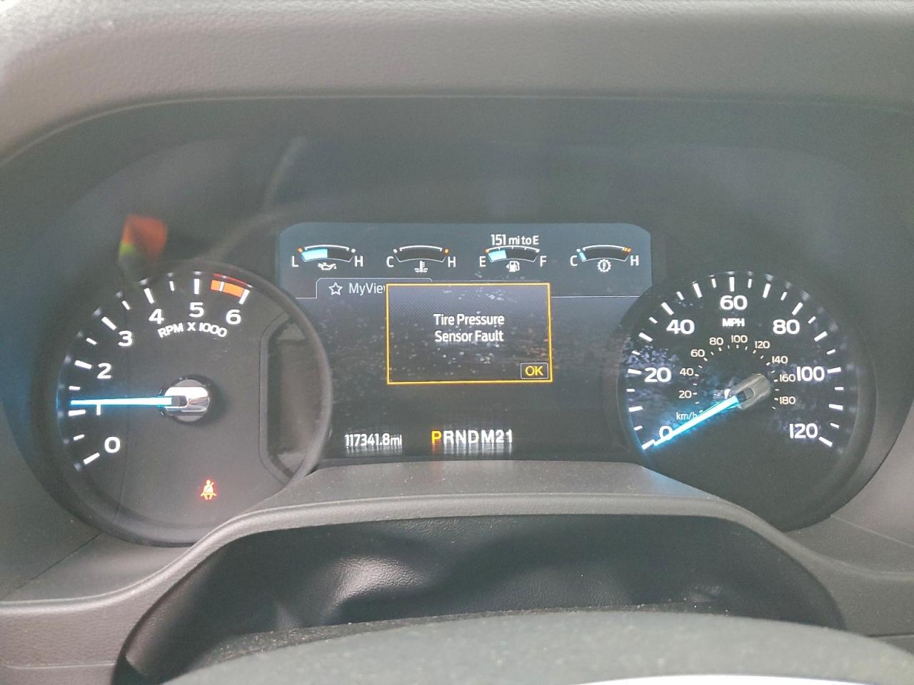 Ford Econoline E350 Super Duty Cutaway Van Image 4