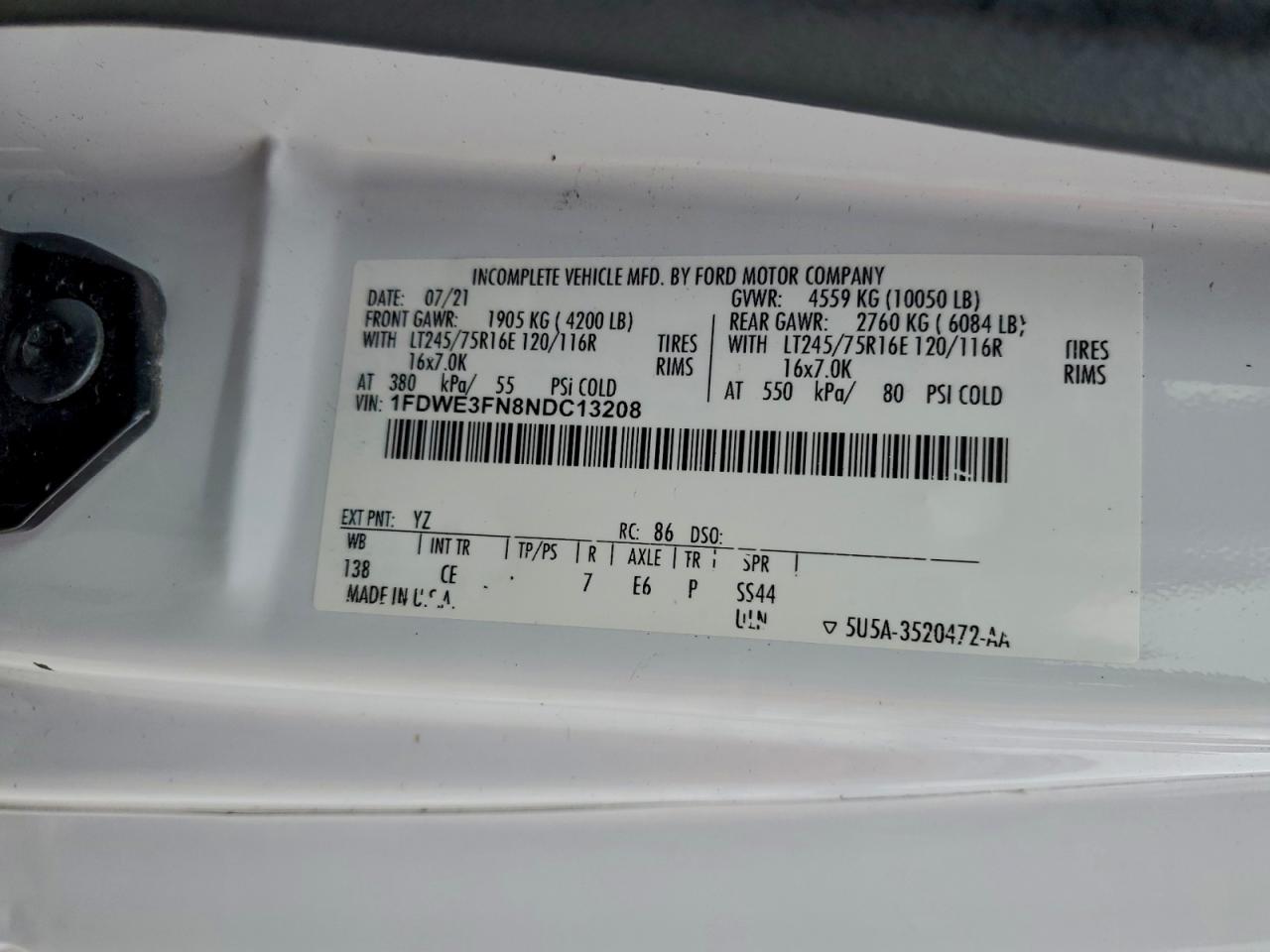 Ford Econoline E350 Super Duty Cutaway Van Image 8