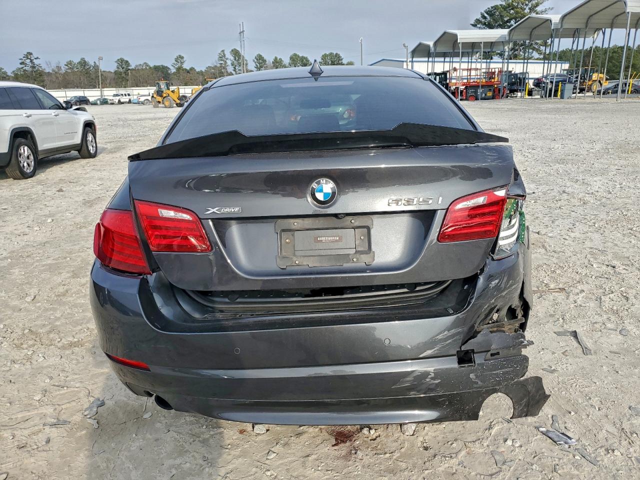 BMW 5 Series Xi Image 8